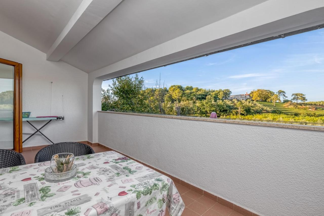 Apartment Lucijan ポレッチ エクステリア 写真